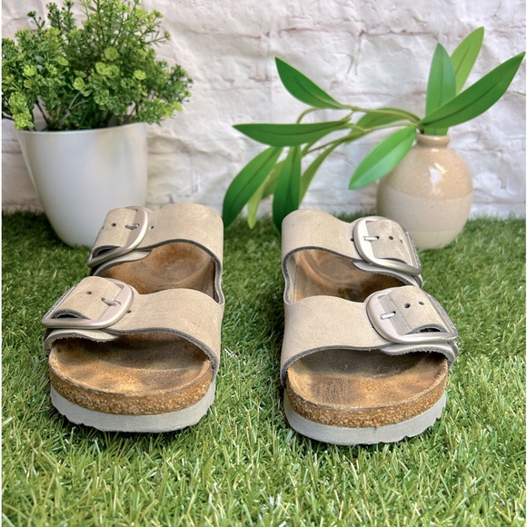 Arizona Big Buckle
Nubuck Leather
Dove Gray women size 36 US 6 - Picture 14 of 16